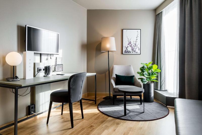 Superior Twin Room image 3