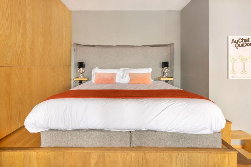 One-Bedroom Apartment image 3
