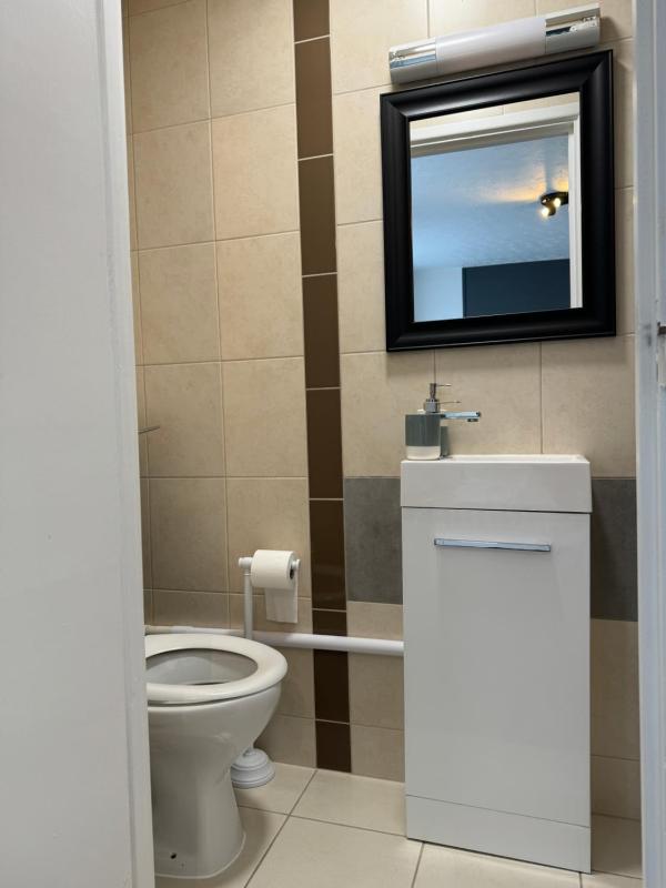 Standard Double Room image 3