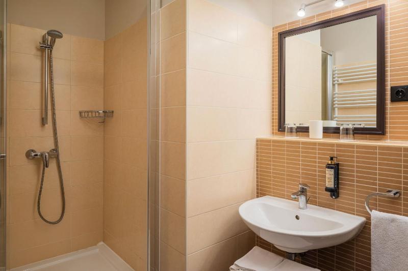 Three-Bedroom Penthouse Suite image 4