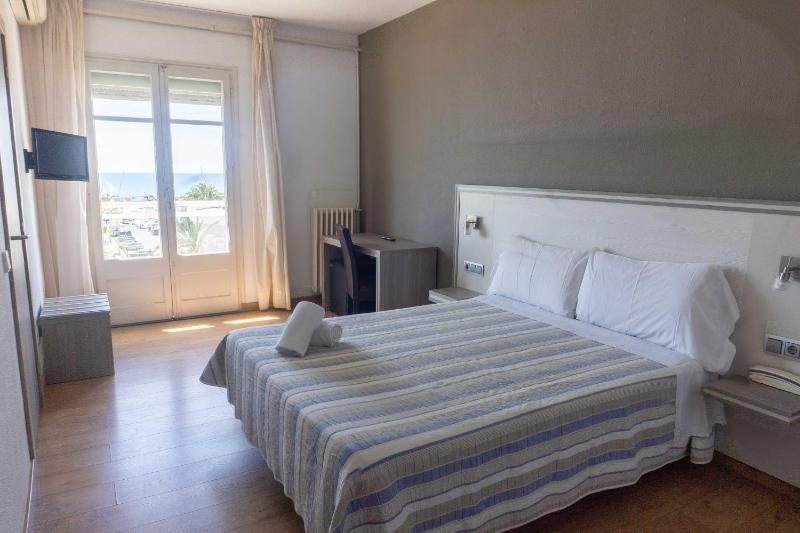Deluxe Double Room with Balcony and Sea View image 1