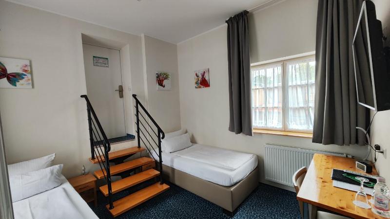 Economy Double Room image 2