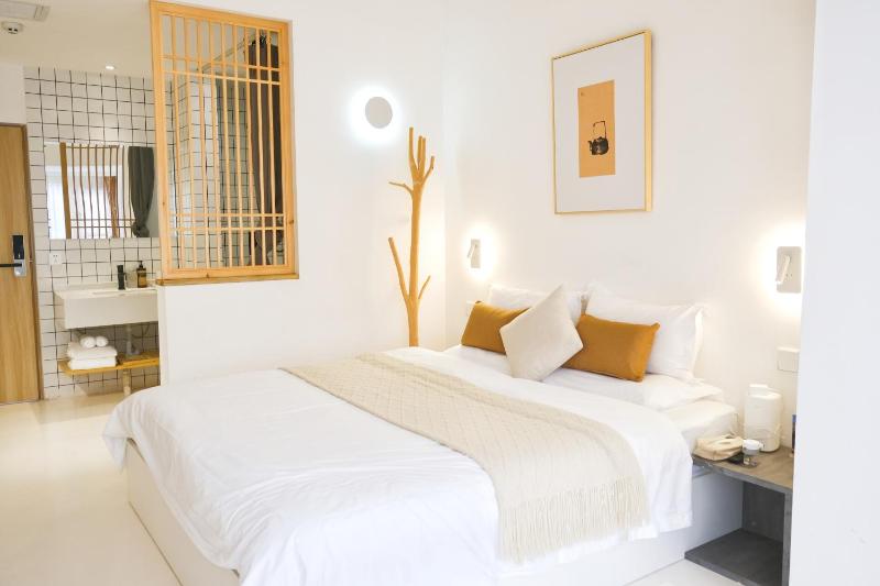 Guan Erjie Boutique Hotel (Huimin Street of Xi'an Bell Tower ) - image 2