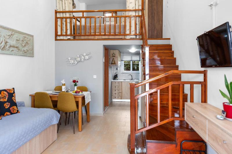 Apartment with Sea View image 3