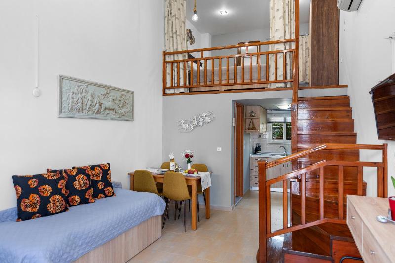 Apartment with Sea View image 4