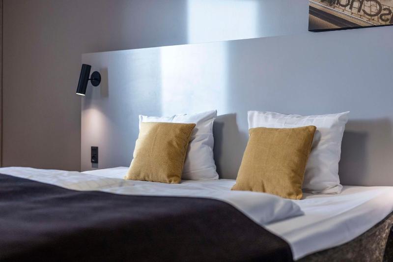 Standard Double or Twin Room image 3