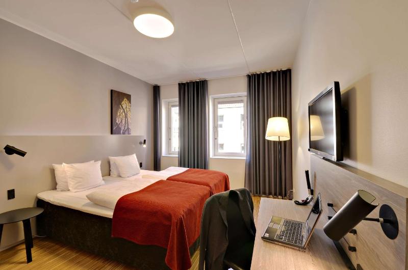 Standard Double or Twin Room image 4