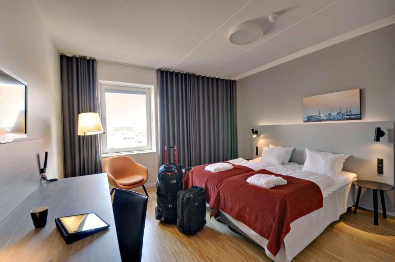 Superior Twin Room image 1