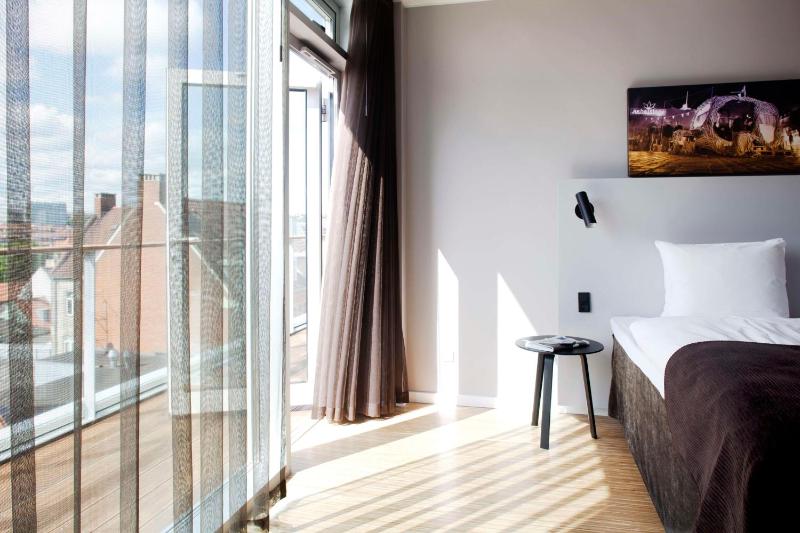 Suite with Balcony image 4
