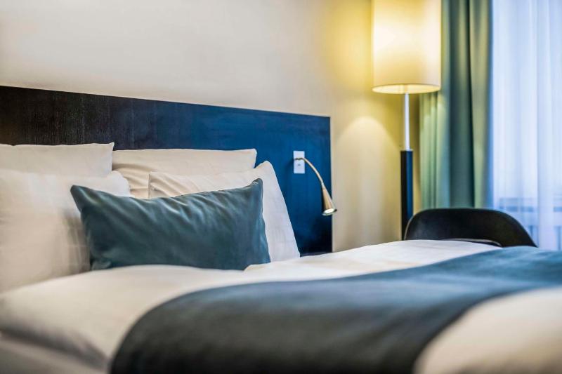 Economy Double Room image 3