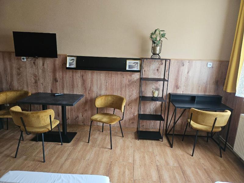 Triple Room image 2