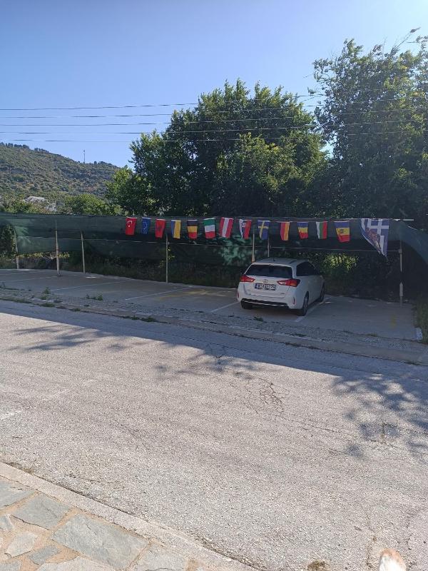 One-Bedroom Apartment image 3