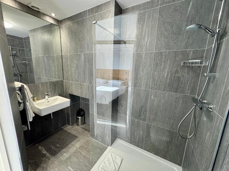 Superior Double or Twin Room image 4