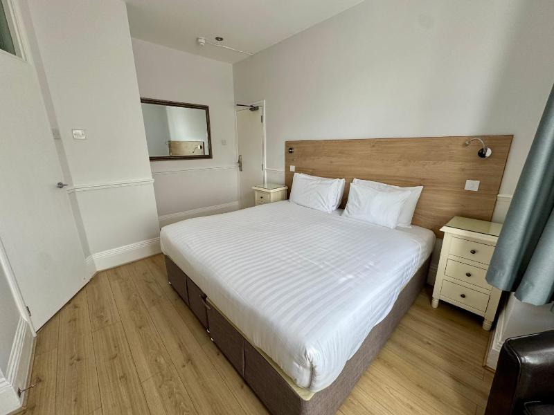 Superior Double or Twin Room image 1