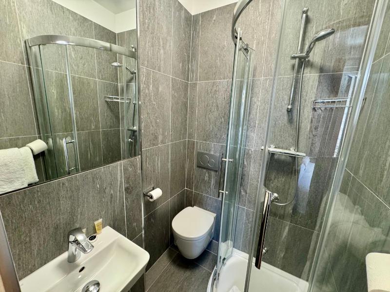 Standard Double Room image 2