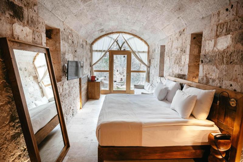 Junior Suite with View image 1