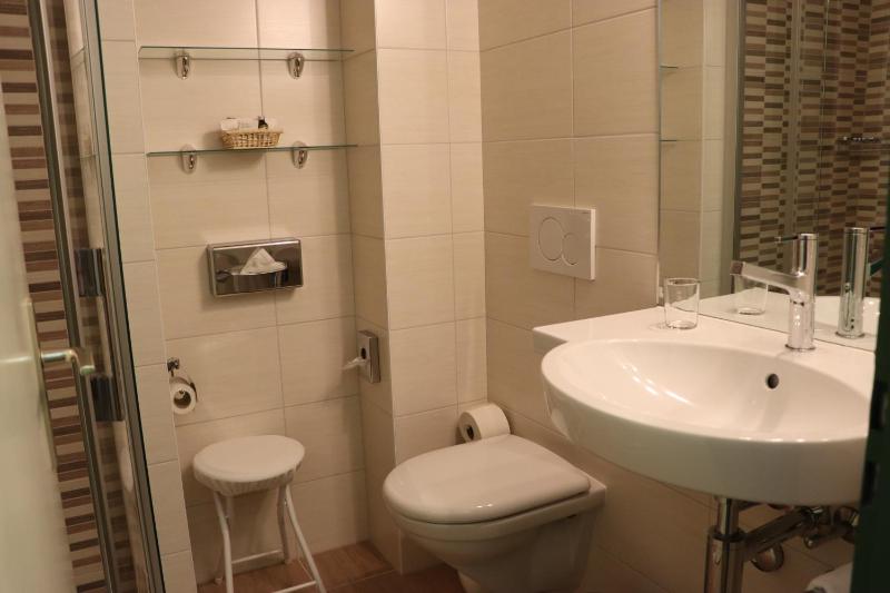 Standard Single Room image 4