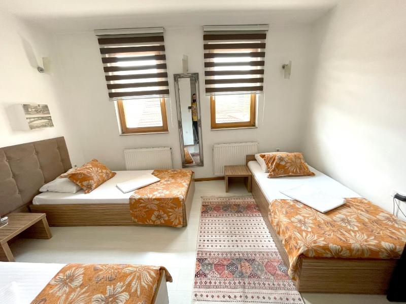 Triple Room image 2