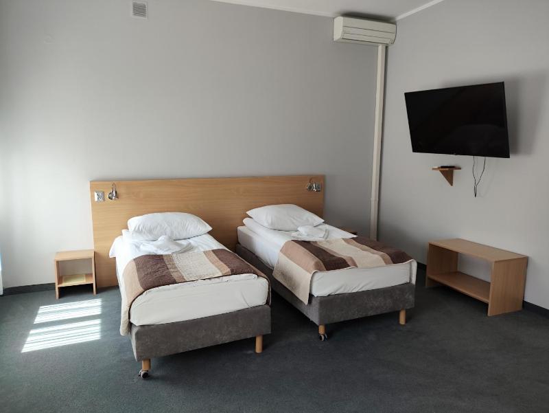 Hotelik w Centrum - image 21