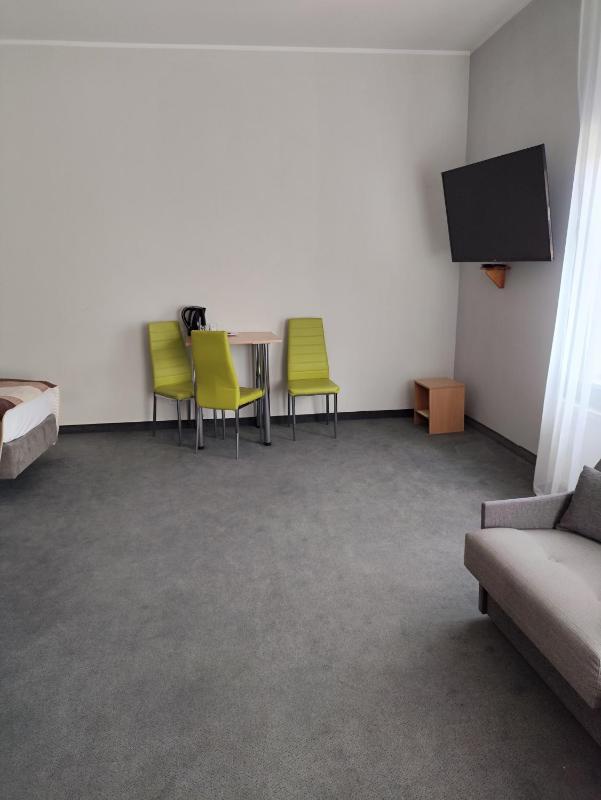Hotelik w Centrum - image 22