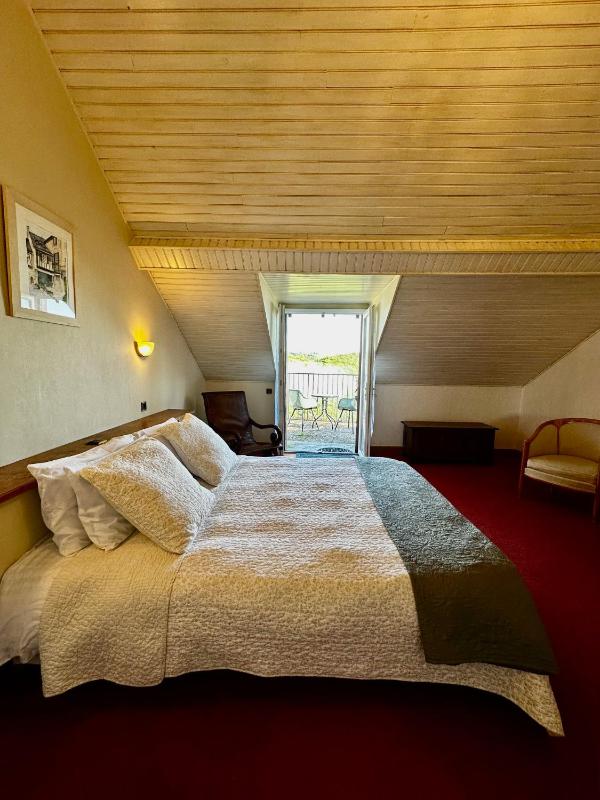 Double Room image 3