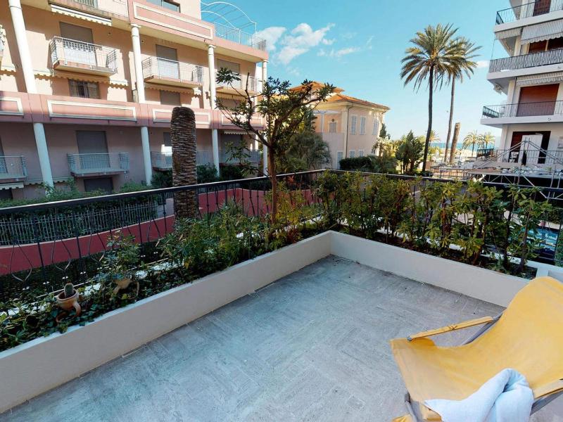 2P calme avec terrasse et garage privé à Menton - FR-1-196-210 - image 9