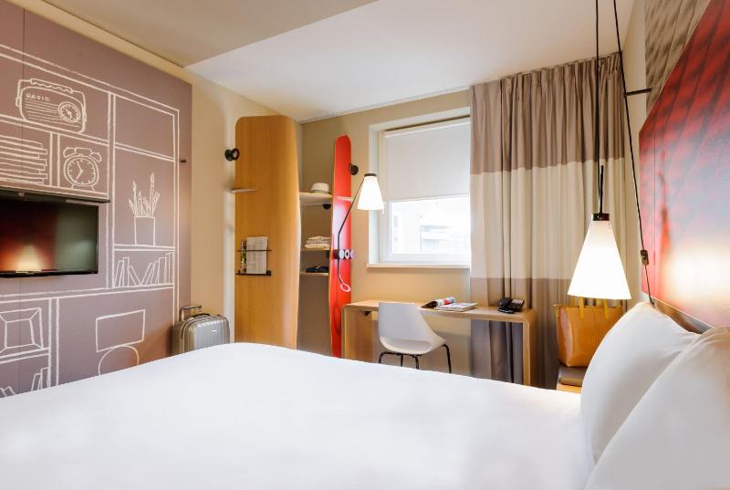 Standard Family Suite with Two Connecting Rooms image 4
