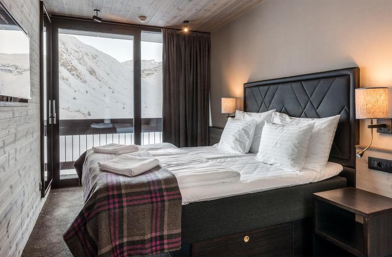 Double Room with Balcony image 3