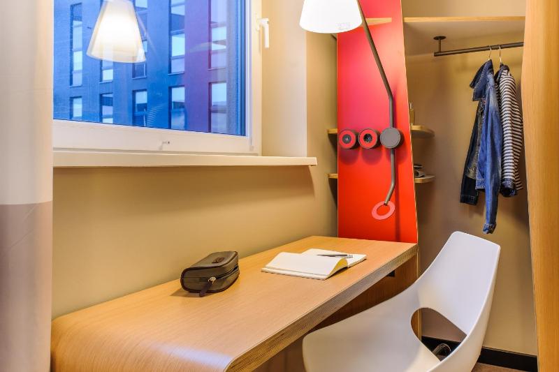 Standard Family Suite with Two Connecting Rooms image 2