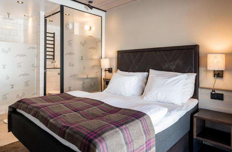 Large Double Room image 1