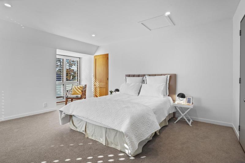 Stylish Fendalton Townhouse - Prime Location - image 22