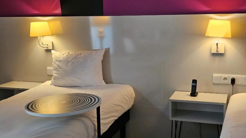 Room - Mobility Accessible  image 2