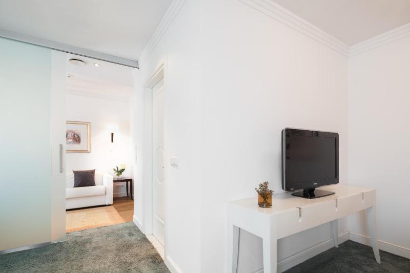 Prestige Suite image 3
