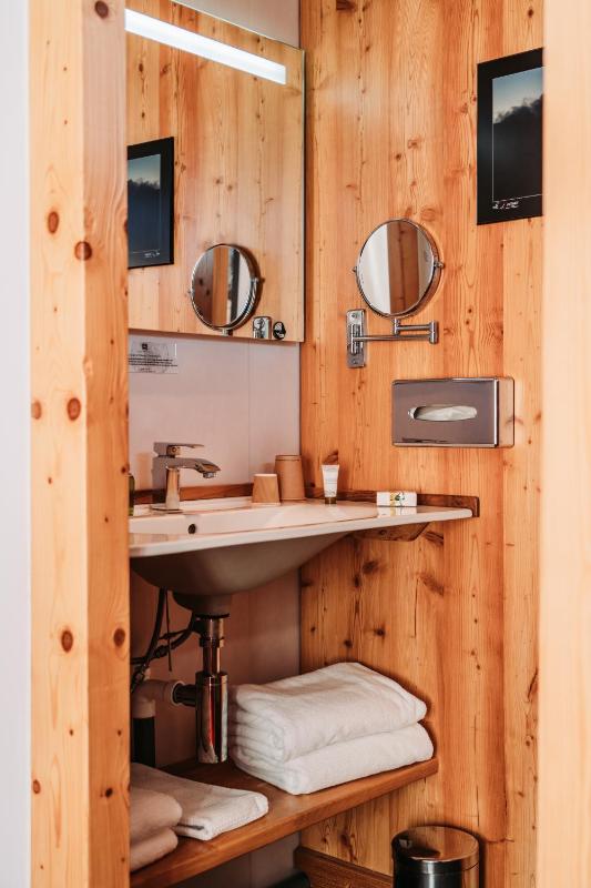 Superior Double Room image 3