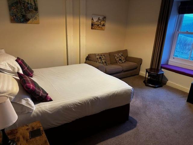 King Room image 3