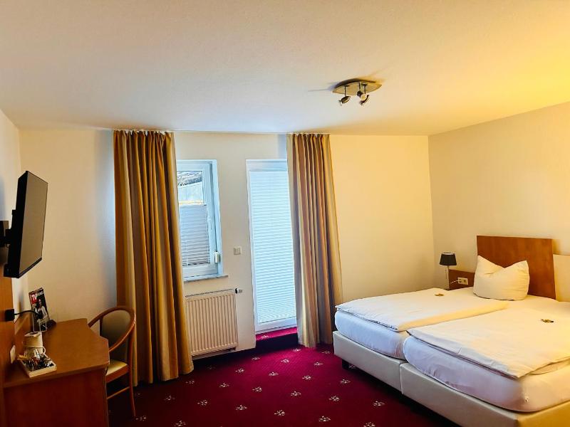 Double Room with Terrace image 3