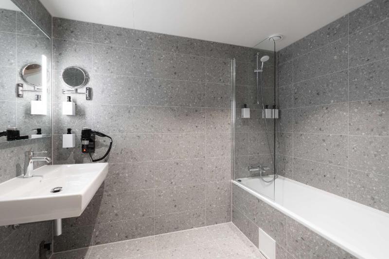 Superior Twin Room image 2