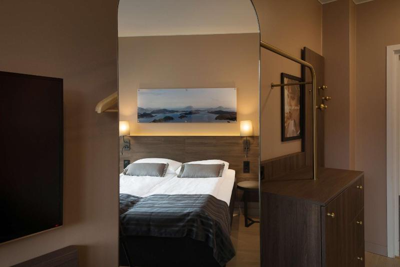 Queen Room image 3