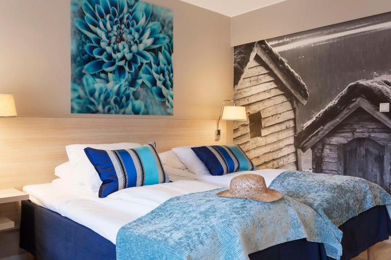 Superior Twin Room image 4