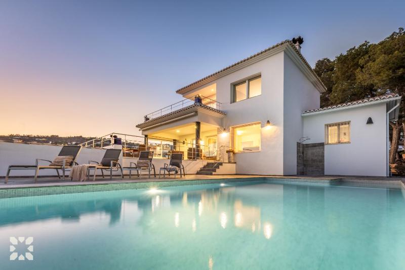 Villa Bernia by Abahana Villas - image 25