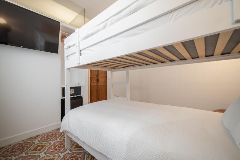 Superior Double Room image 3