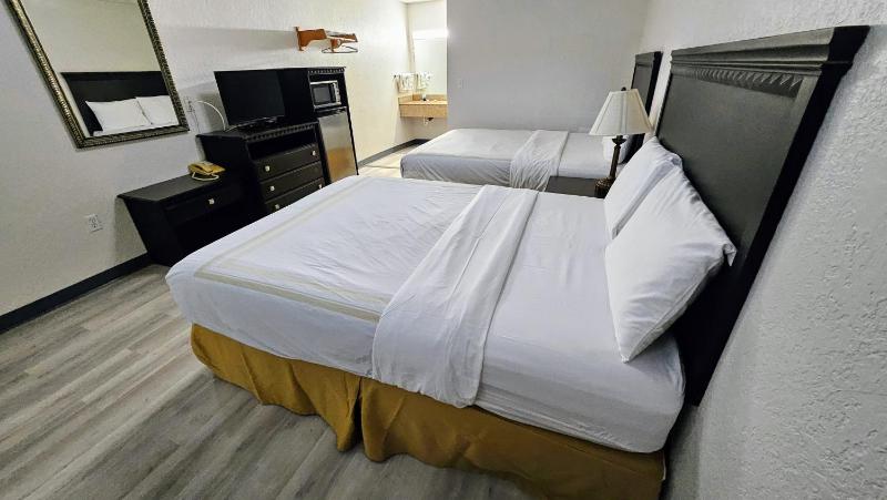 Budget Double Room image 3