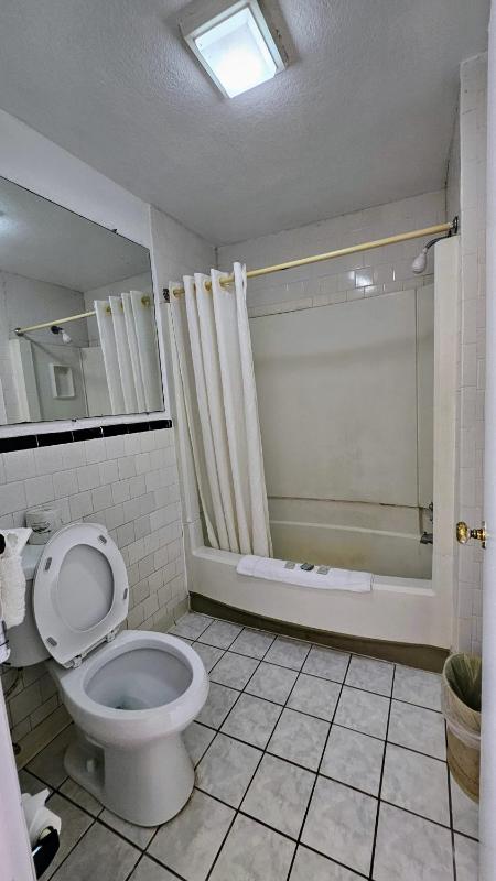 Budget Double Room image 2
