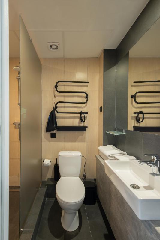 Refurbished Standard Triple Room image 2
