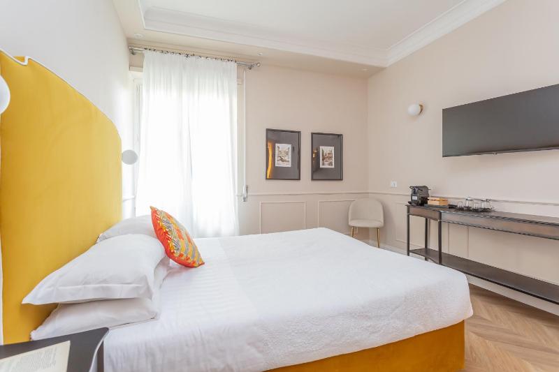 Double or Twin Room image 2
