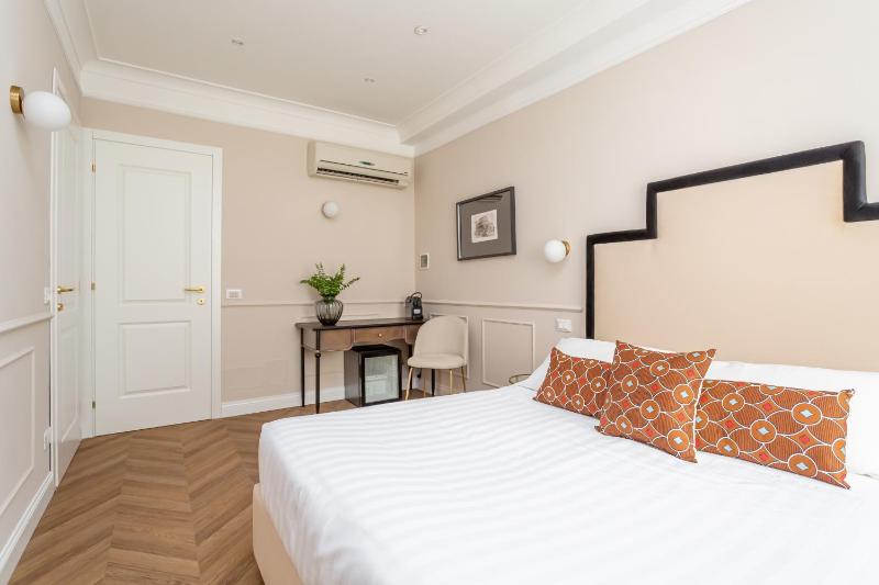 Economy Double Room image 3