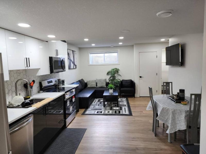 Full Luxury home 4 BD ACsleep 14BBQ 2V Garage - image 37