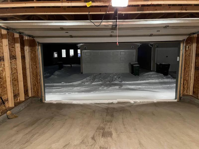 Full Luxury home 4 BD ACsleep 14BBQ 2V Garage - image 9