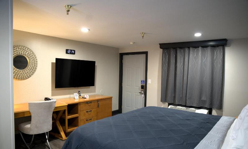 King Room image 4