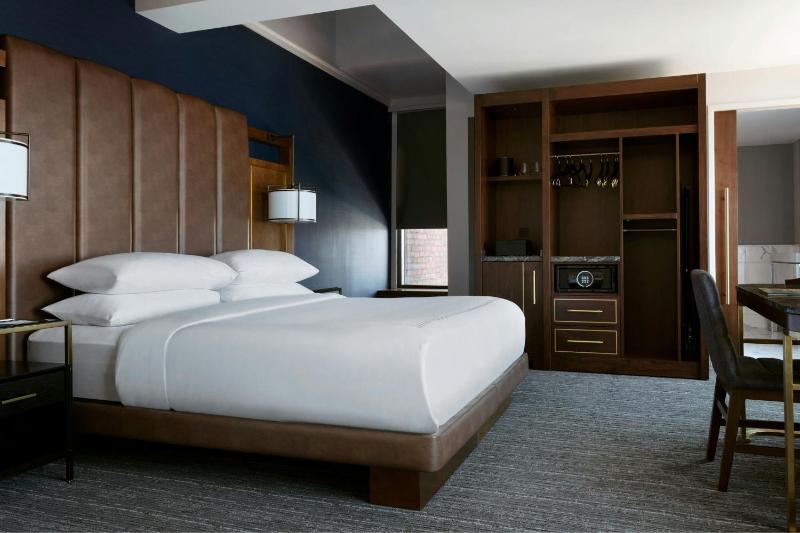 Boston Marriott Long Wharf - image 2